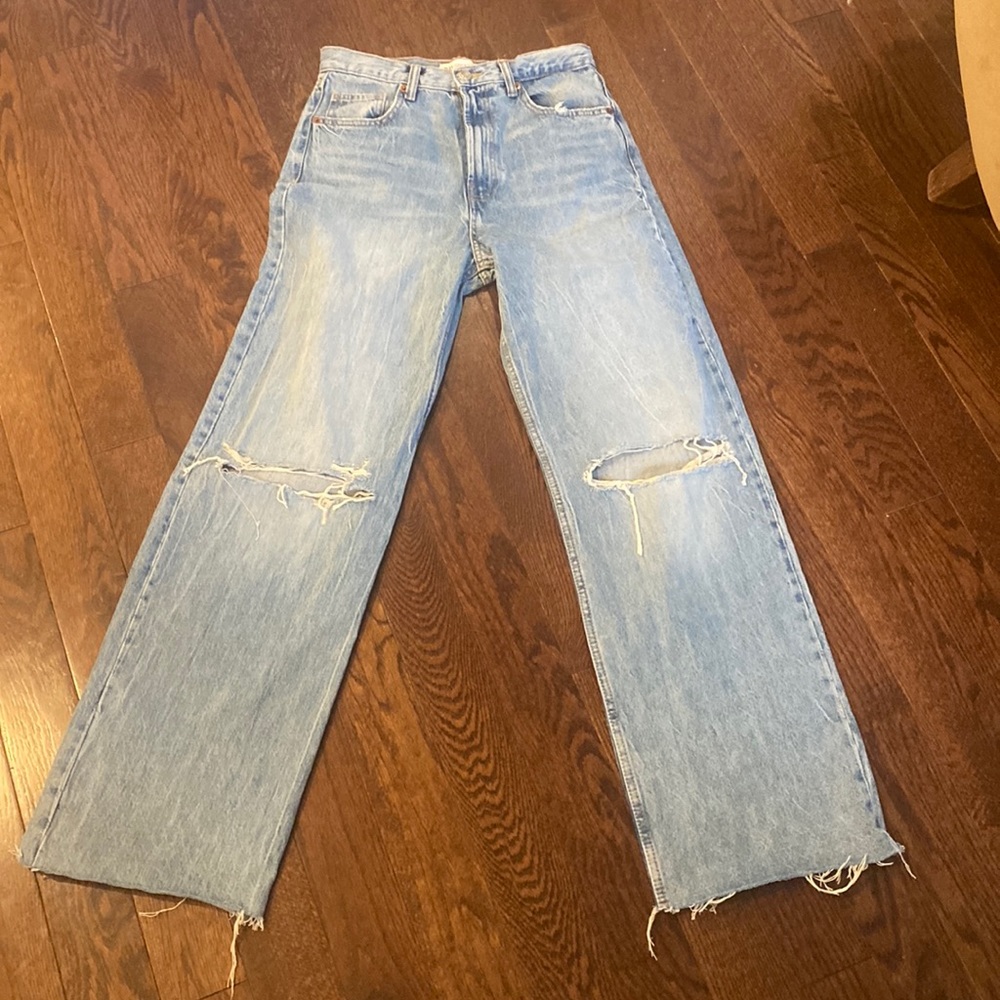 Zara medium wash ripped wide leg Jean size 6